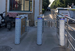 小區(qū)智能防撞擺閘價格多少