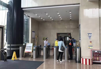 三輥閘機(jī)的優(yōu)缺點(diǎn)有哪些？