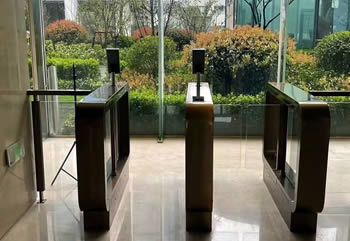 翼閘控制器接線圖簡單嗎？